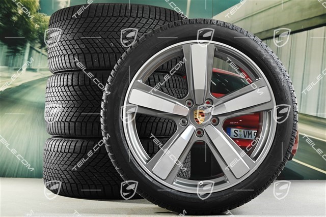 22" Koła zimowe, komplet, Cayenne Exclusive Design Sport, felgi 10J x 22 ET48 +11,5J x 22 ET52 + NOWE opony zimowe Pirelli 285/40 R22 + 315/35 R22, Platin Silver