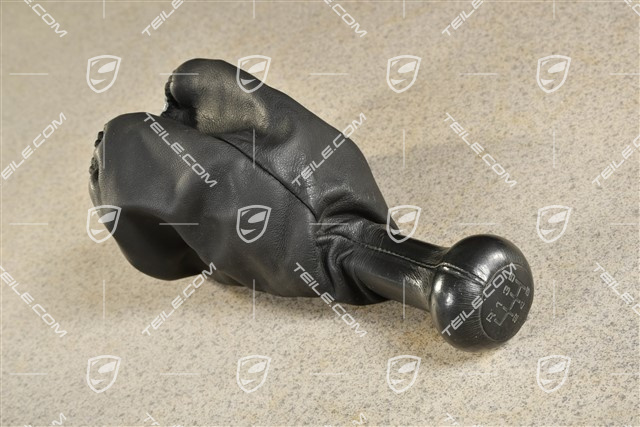 Gear shift knob, 6-speed, black leather, signs of wear, 96.000 km