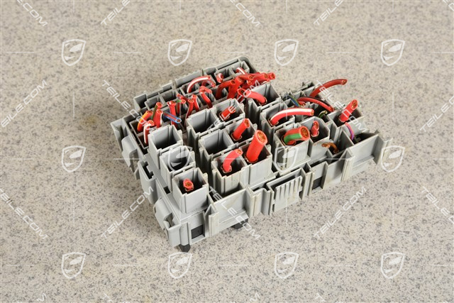 Fuse / relay carrier plate