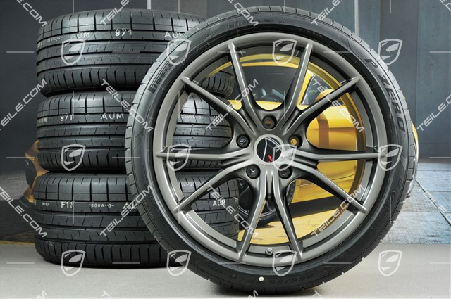 20" Carrera S Sommerräder Satz, Felgen 8J x 20 ET57 + 10J x 20 ET45, Pirelli Sommerreifen 235/35 ZR20 +265/35 ZR20, Platinum seidenmatt, mit RDK-Sensoren