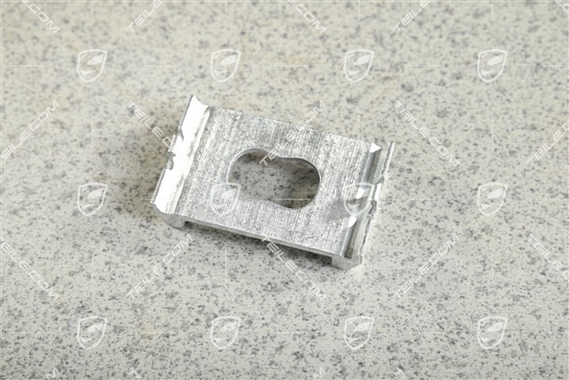 CLIP / alignment element