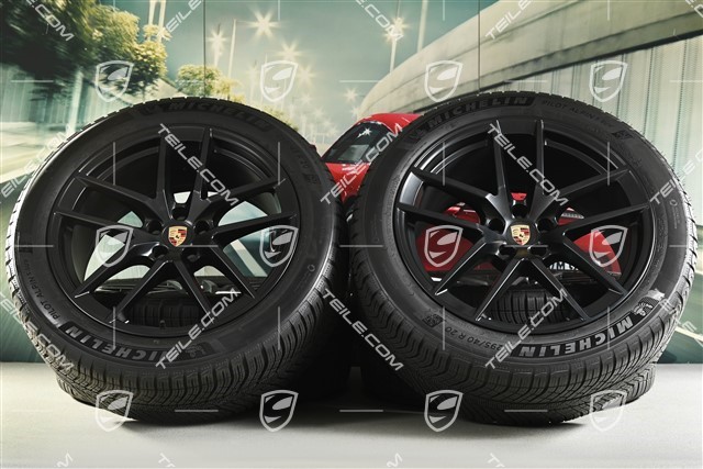 20" koła zimowe „Macan S”, felgi 9J x 20 ET26 + 10J x 20 ET19, opony zimowe Michelin 265/45 R20 + 295/40 R20, z czujnikami ciśnienia, czarny satynowy półmat