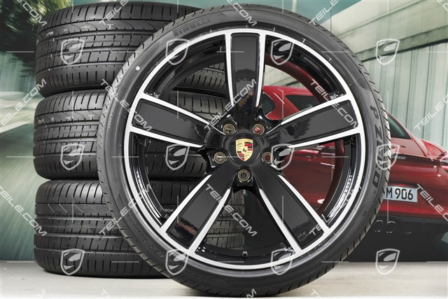 22-inch summer wheel set Sport Classic, rims 10J x 22 ET48 + 11,5J x 22 ET61 + Pirelli summer tyres 285/35 ZR22 + 315/30 ZR22, Jet Black Metallic, with TPM