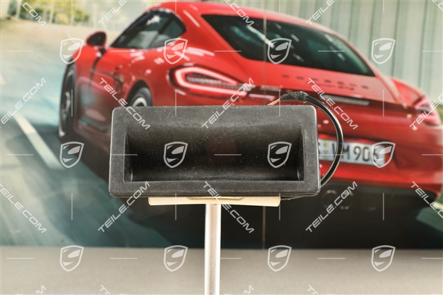 Przycisk / klamka otwierania klapy tył