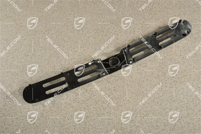 Blenda zderzaka przedniego / kratka