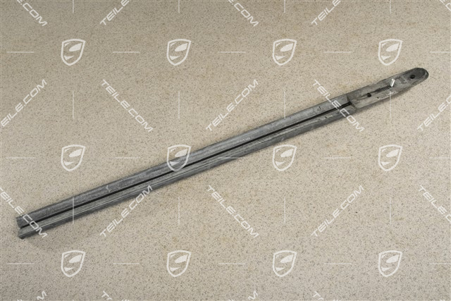 Rear bumper protective strip / moulding