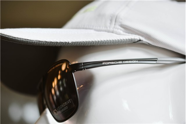 "60Y 911" okulary Porsche Design P'8966, edycja jubileuszowa 60 lat Porsche 911, edycja limitowana, czarno-popielate