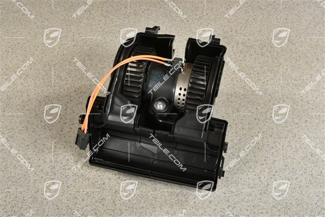 GEBLÄSEMOTOR / Gebläse mit Luftkanal im hinteren Fahrgastraum mit Luftkanal