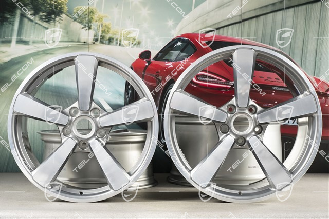 20+21" Felgensatz Carrera Exclusive, Felgen: vorne 8,5J x 20 ET53 + hinten 11,5J x 21 ET67, Platinsilber