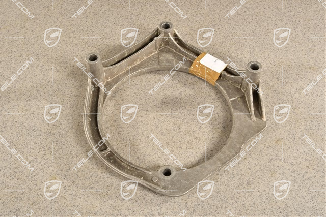 Engine mount / intermediate flange