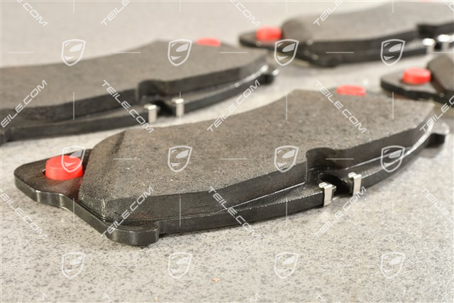 Klocki hamulcowe, przednia oś pod zaciski lakierowane na czerwono