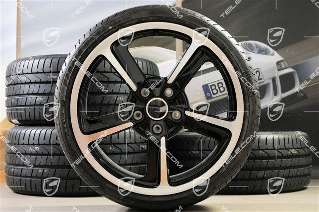 20" SportTechno Sommerräder Satz, Felgen 8,5J x 20 ET57 + 10J x 20 ET50, NEUE Pirelli Sommeräder 235/35 R20 + 265/35 R20, in Schwarz Hochglanz