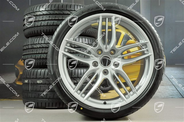 20-inch SportDesign summer wheel set, 8,5J x 20 ET51 + 11J x 20 ET70, tyres 245/35 ZR20 + 295/30 ZR20, with TPMS