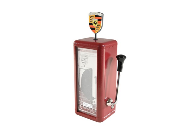 Porsche Classic – Spark plug dispenser, for wall mounting