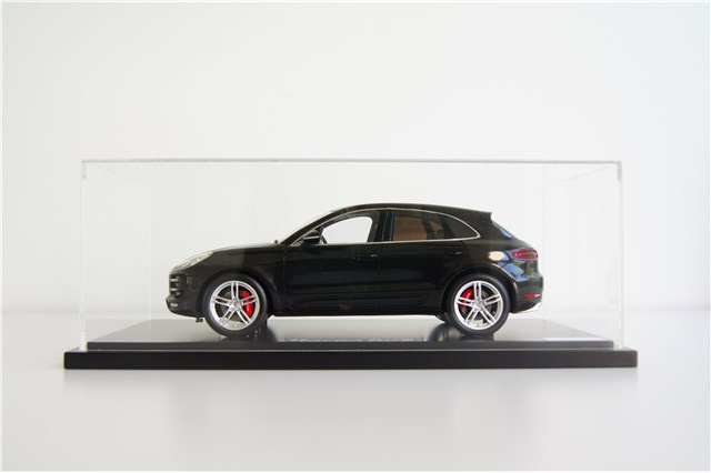 Car model Porsche Macan Turbo, with showcase, limited 1000 pcs., scale 1:18