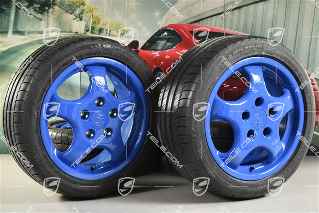 17" Komplet kół CUP I, 7J x 17 ET55 + 9J x 17 ET55 + opony letnie Michelin 225/45 ZR17 + 255/40 ZR17, niebieski Maritime Blue 38B