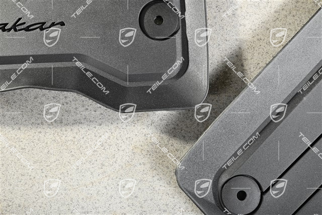 Gummi-Fußmatten Satz, zweiteilig, mit Porsche Silhouette und "911 Dakar" Schriftzug, schwarz