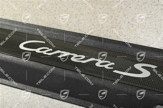 Listwy ozdobne progów wewnętrznych, bez podświetlenia, Carbon, napis Carrera S, zestaw L+R