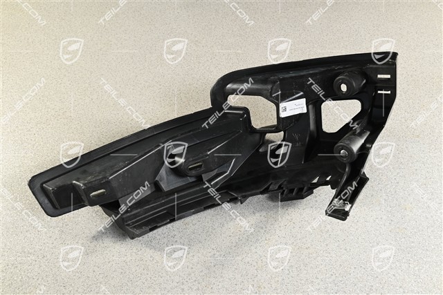 Sport / Cross Turismo. Rear bumper retaining strip, L