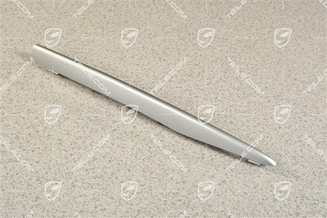 Osłona / listwa ozdobna kratki zderzaka przedniego, górna, Titan Metallic, L