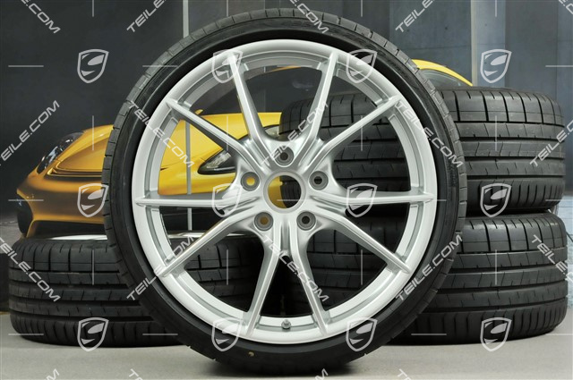 20" Carrera S Sommerräder Satz, Felgen 8J x 20 ET57 + 10J x 20 ET45 + NEUE Pirelli Sommerreifen 235/35 R20 + 265/35 R20, silbern, mit RDK-Sensoren