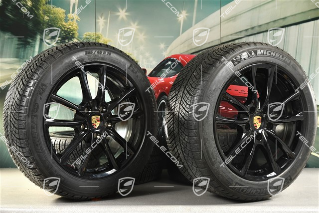 19" Winterräder Satz "Panamera S", Felgen 9J x 19 ET64 + 10,5 J x 19 ET62 + NEUE Michelin Pilot Alpin 4 Winterreifen 265/45 R19 + 295/40 R19, in Schwarz Hochglanz