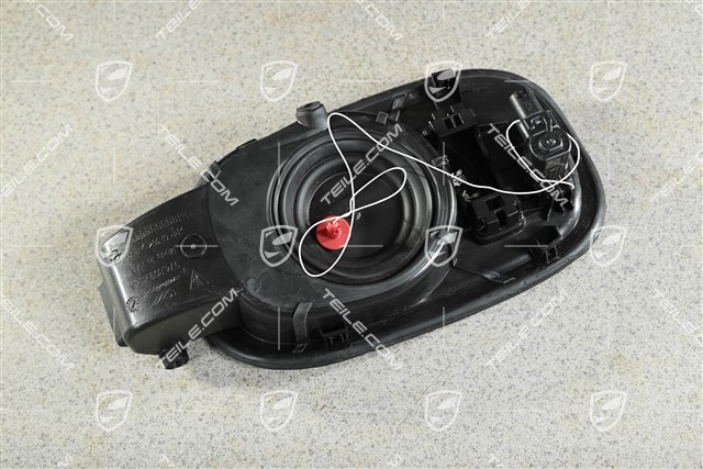 Wnęka klapki gniazda ładowania, Sport Turismo Hybrid