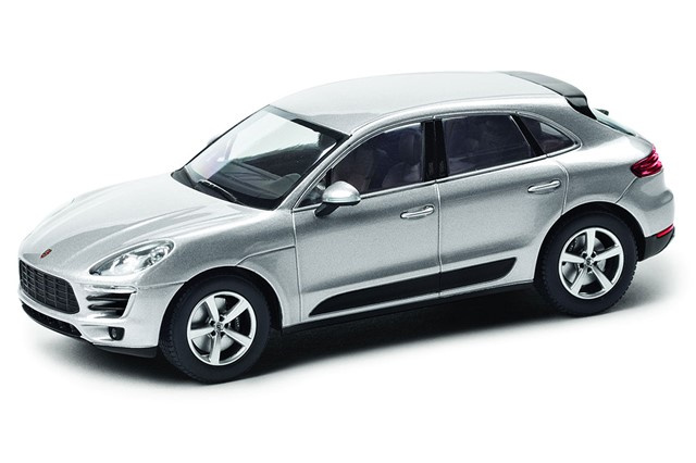 Model Macan 1:43 Model Macan 1:43