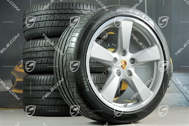 20" Sport Classic Sommerräder Satz, GT-Silber Metallic, Felgen 9,5J x 20 ET65 + 11,5 x 20 ET63 + Sommerreifen 255/40 ZR20 + 295/35 ZR20, mit RDK-Sensoren