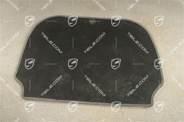 C4 / GT3, Tapicerka podłogi przestrzeni bagażowej