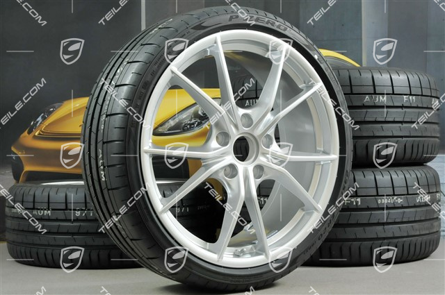 20" Carrera S Sommerräder Satz, Felgen 8J x 20 ET57 + 10J x 20 ET45, Pirelli Sommerreifen 235/35 ZR20 +265/35 ZR20, silbern, mit RDK-Sensoren