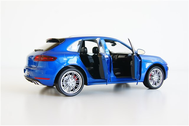 Model Porsche Macan Turbo, niebieski szafirowy metalik, 1:18