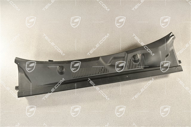 Maserati 4200 Osłona podszybia przedniego (plastikowa), czarna