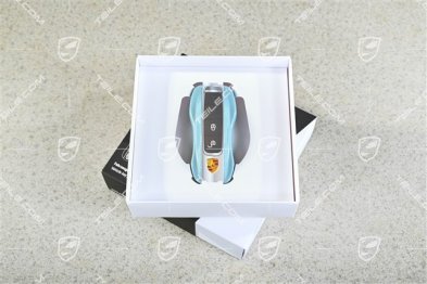 Obudowa kluczyka, Krawędzie boczne kluczyka lakierowane na Frozenblue metallic