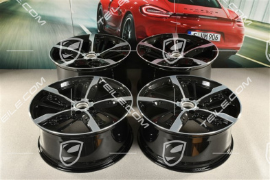 21" Felgensatz Taycan Exclusive Design, 9,5J x 21 ET60 + 11,5J x 21 ET66, Carbon Version (Carbon Aeroblades gehören nicht zum Lieferumfang), schwarz hochglanz