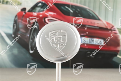 Dekielek ozdobny na koło, dla średnicy wewnętrznej 66mm, anodowany, srebrny
