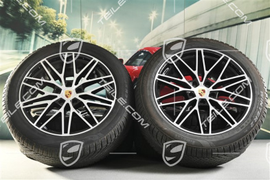 21" RS Spyder Design winter wheels, complete, rims 9.5J x 21 ET46 + 11.0J x 21 ET58 + Pirelli winter tyres 285/45 R21 + 305/40 R21, with tyre pressure monitoring system, high-gloss black, year of manufacture/DOT 2024, 6-7 mm
