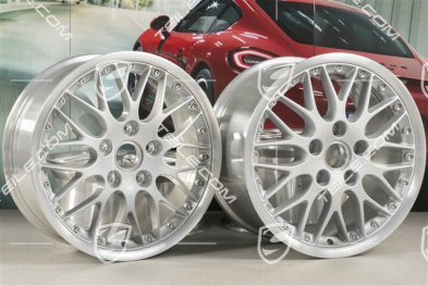 18-inch SportClassic II wheel set, 7,5J x 18 ET50 + 10J x 18 ET65