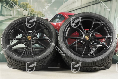 20" Carrera S koła zimowe, komplet do Cayman GT4 / Boxster Spyder, felgi 8J x 20 ET57 + 10J x 20 ET45, opony zimowe Michelin 235/35 R20 + 275/30 R20, czarne (satynowy półmat), z czujnikami ciśnienia