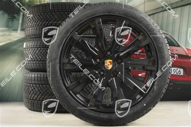 20" Taycan Tequipment Design Winterräder Satz, Felgen 9J x 20 ET54 + 11J x 20 ET60, Goodyear Winterreifen 245/45 R20 + 285/40 R20
