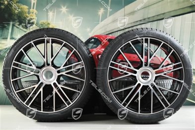 21" Panamera Turbo S Winterräder Satz, Zentralverschluss, Felgen 9,5J x 21 ET71 + 10,5J x 21 ET71 + Continental Winter Contact TS860 S Winterreifen 275/35 R21 + 315/30 R21, Schwarz Hochglanz