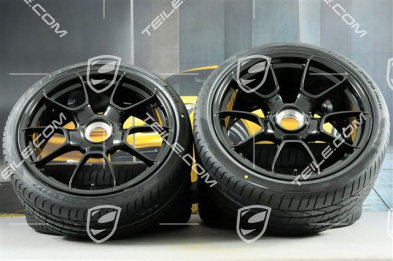 20" koła letnie, komplet 911 Turbo S Exclusive Design, felgi 11,5J x 20 ET56 + 9J x 20 ET51 + opony letnie 305/30 ZR20 + 245/35 ZR20, czarny wysoki połysk