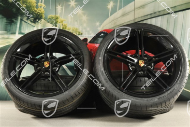 21" Mission E Design Sommerräder Satz, Felgen 9,5J x 21 ET60 + 11,5J x 21 ET66 + Goodyear Sommerreifen 265/35 R21 + 305/30 R21, in Schwarz Hochglanz