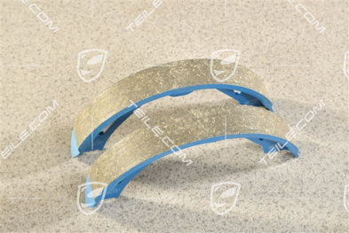 1 Set Handbrake / brake shoe, rear axle (2 pcs.) / increased payload