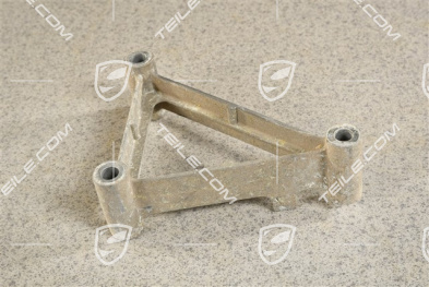 Adapter des Auspuffanlagenhalters an das Schaltgetriebe, 5-Gang