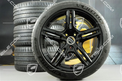 20" Koła letnie Panamera Turbo, felgi 9,5J x 20 ET71 + 11,5J x 20 ET68 + opony letnie Michelin 275/40 ZR20 + 315/35 ZR20, z czujnikami ciśnienia, czarny wysoki połysk