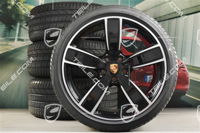 22-inch summer wheel set Sport Classic, rims 10J x 22 ET48 + 11,5J x 22 ET61 + NEW Pirelli summer tyres 285/35 ZR22 + 315/30 ZR22, black high gloss, with TPM