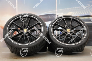 20" Carrera S (III) Sommerräder Satz, 8J x 20 ET57 + 9,5J x 20 ET45, Pirelli Reifen 235/35 ZR20 + 265/35 ZR20, Felgenstern in Schwarz (Hochglanz)