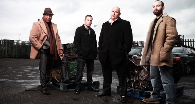 Strippers: Cars for Cash: Super Car Scrappers. Porsche 911 vs Maserati 3200GT
